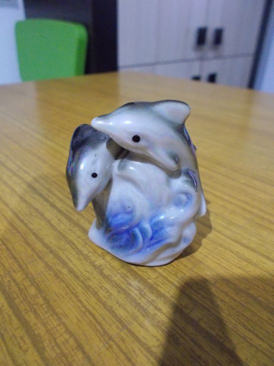 FIGURKI,FIGURKA PORCELANOWA DLA WOŚP DELFINKI