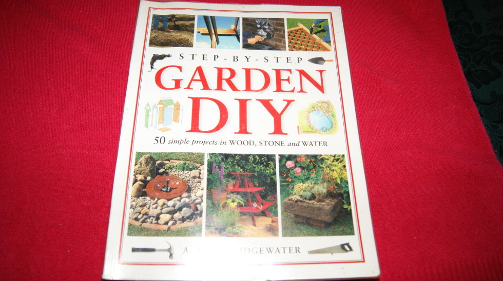Step by step Garden DIY  - gruba książka dla majst