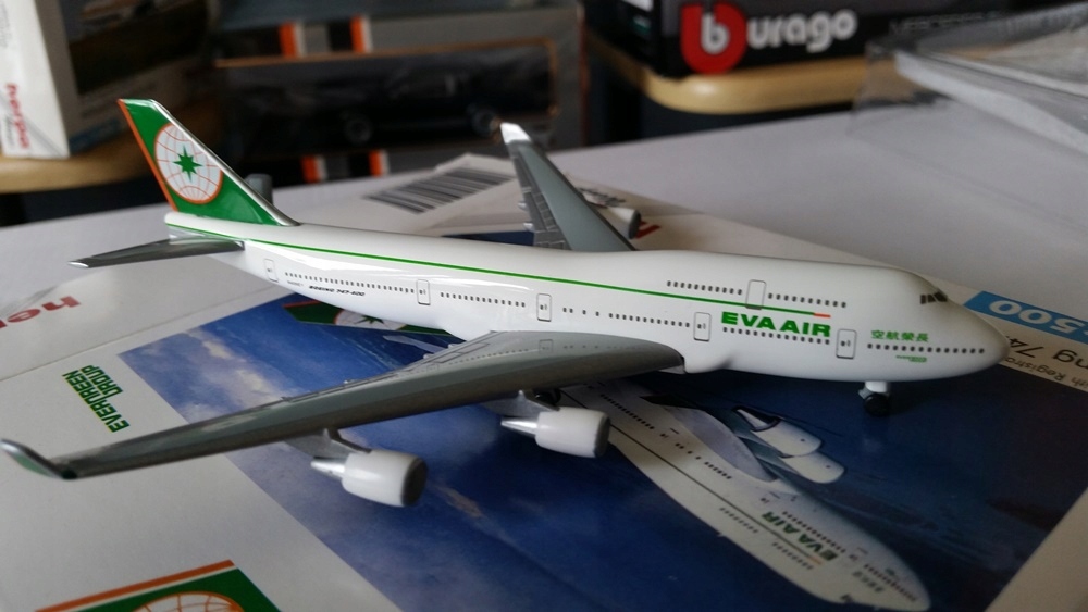 Купить 1:500 Боинг 747-400 EVA AIR Herpa: отзывы, фото, характеристики в интерне-магазине Aredi.ru