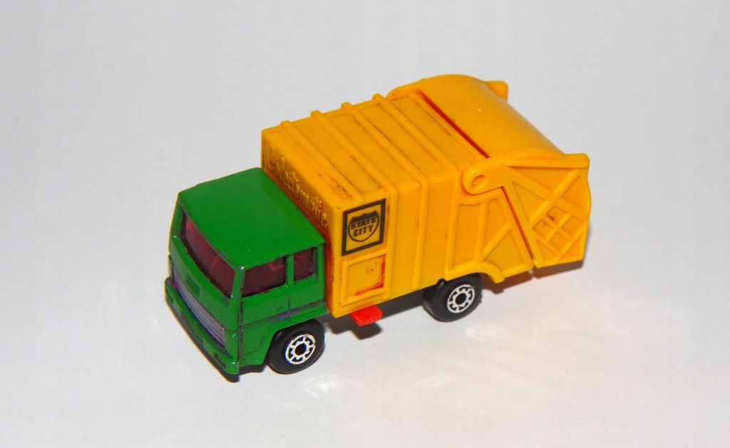 matchbox refuse truck no 36 1979