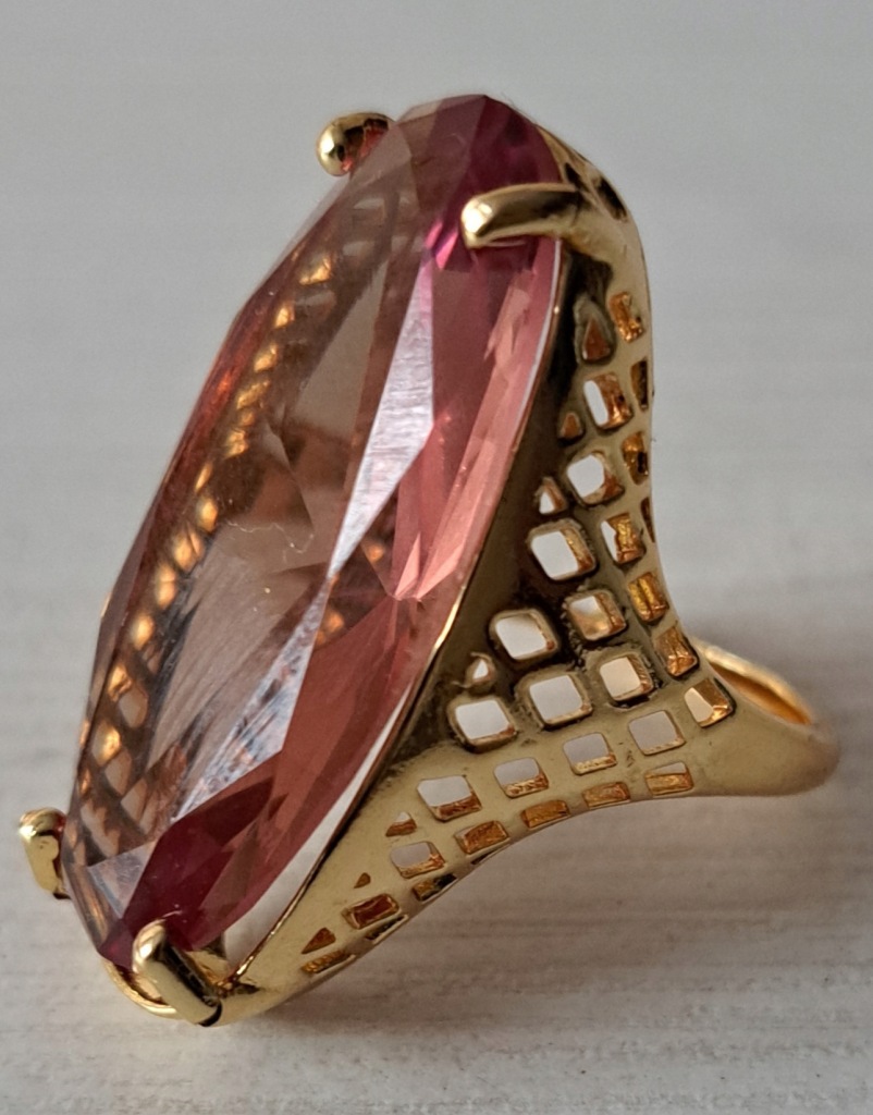 WYSZYKANY PIREŚCIONEK ZULTANIT I SATECZKA