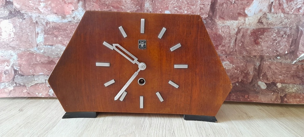 PIESZYCKA FABRYKA ZEGARÓW -ZEGAR STOJĄCY BALANSOWY