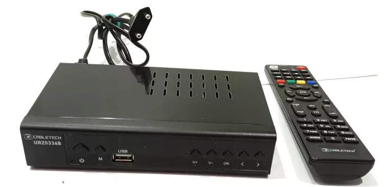 DEKODER DVB-T2 CABLETECH URZ0336B + PILOT