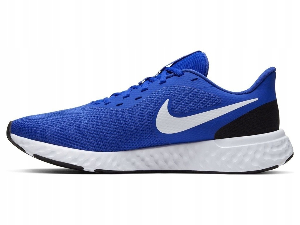 Nike Revolution 5
