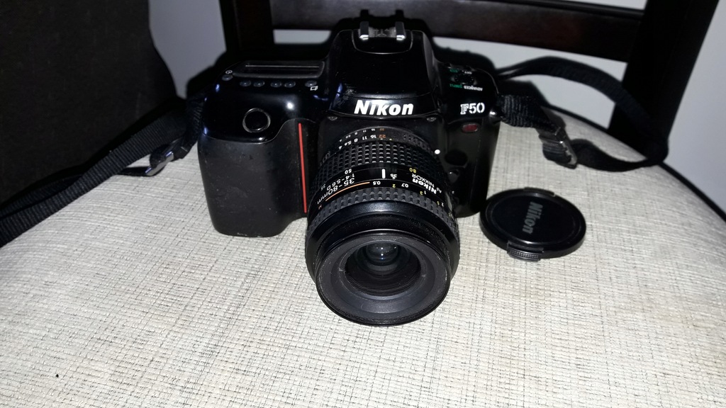 Nikon f50 +obiektyw 35-80mm 1:4-5.6D