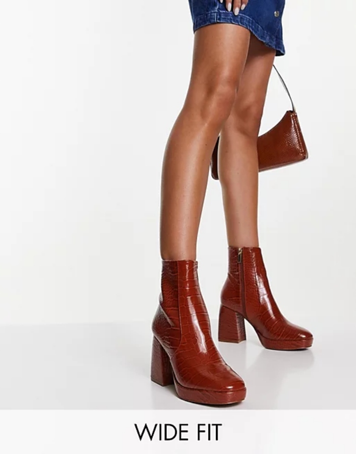 BOTKI DAMSKIE BRĄZOWE NA OBCASIE WZÓR WĘŻA 36 270