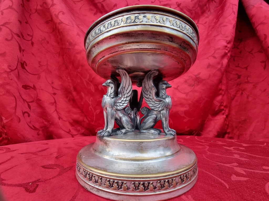 Stara posrebrzana patera Gryf Mitologia