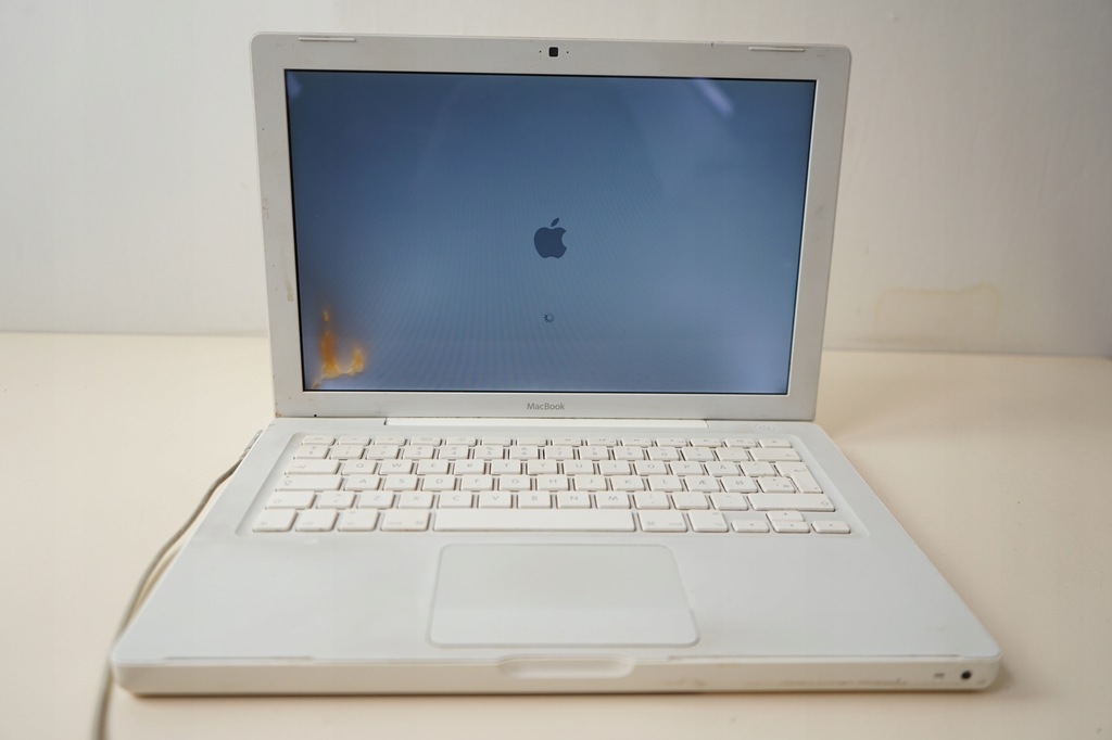 Apple MacBook "Core 2 Duo" A1181 (30825)