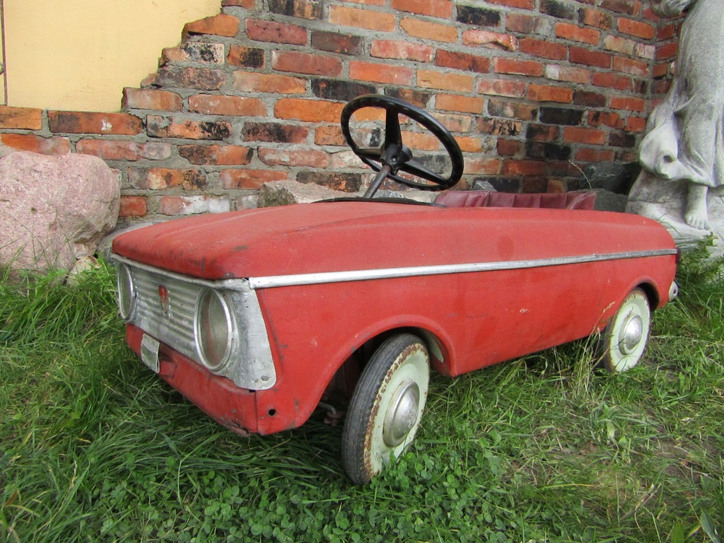 MOSKWICZ AZAK STARA ZABAWKA SAMOCHODZIK NA PEDAŁY