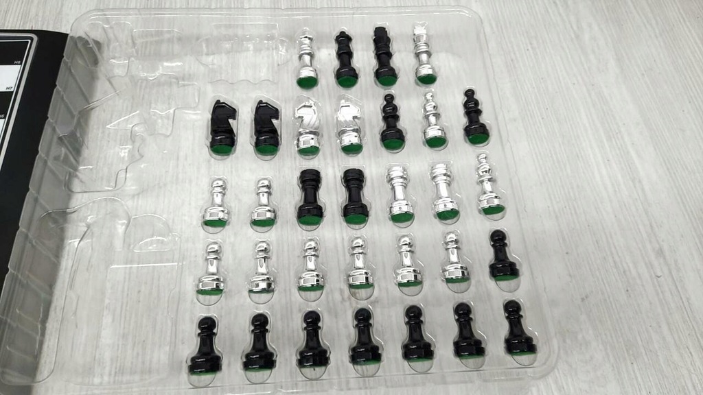 Купить Шахматный компьютер Millennium M812 ChessGenius PRO: отзывы, фото, характеристики в интерне-магазине Aredi.ru