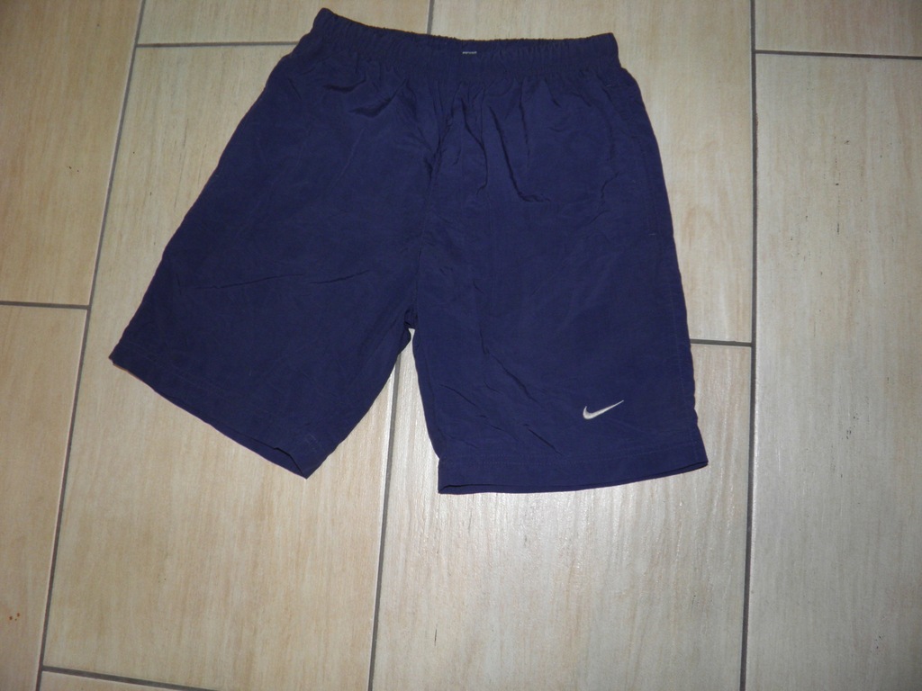 187 Spodenki dla chłopca NIKE r 152