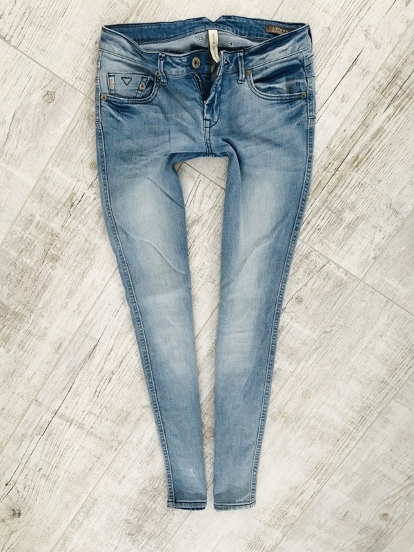 MANGO 38 spodnie jeans rurki push-up 34 XS