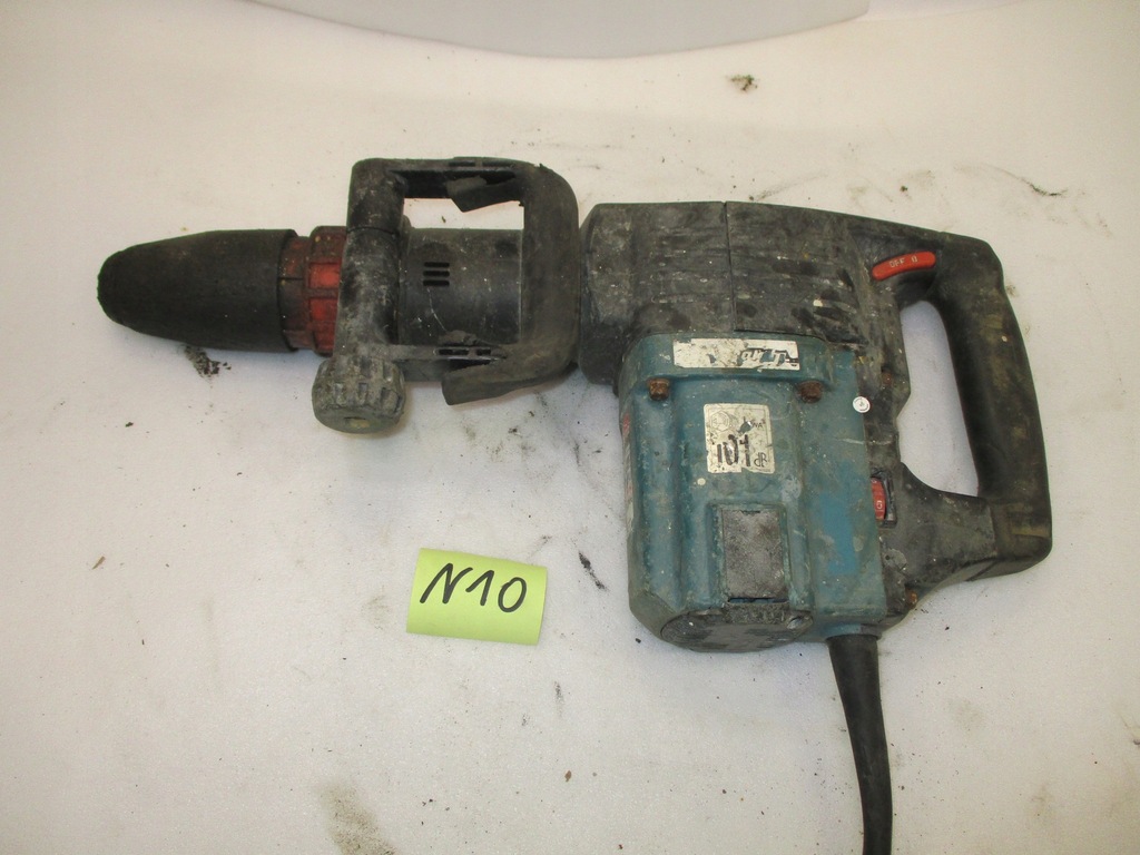 MŁOT UDAROWY WYBURZENIOWY MAKITA HM1202C