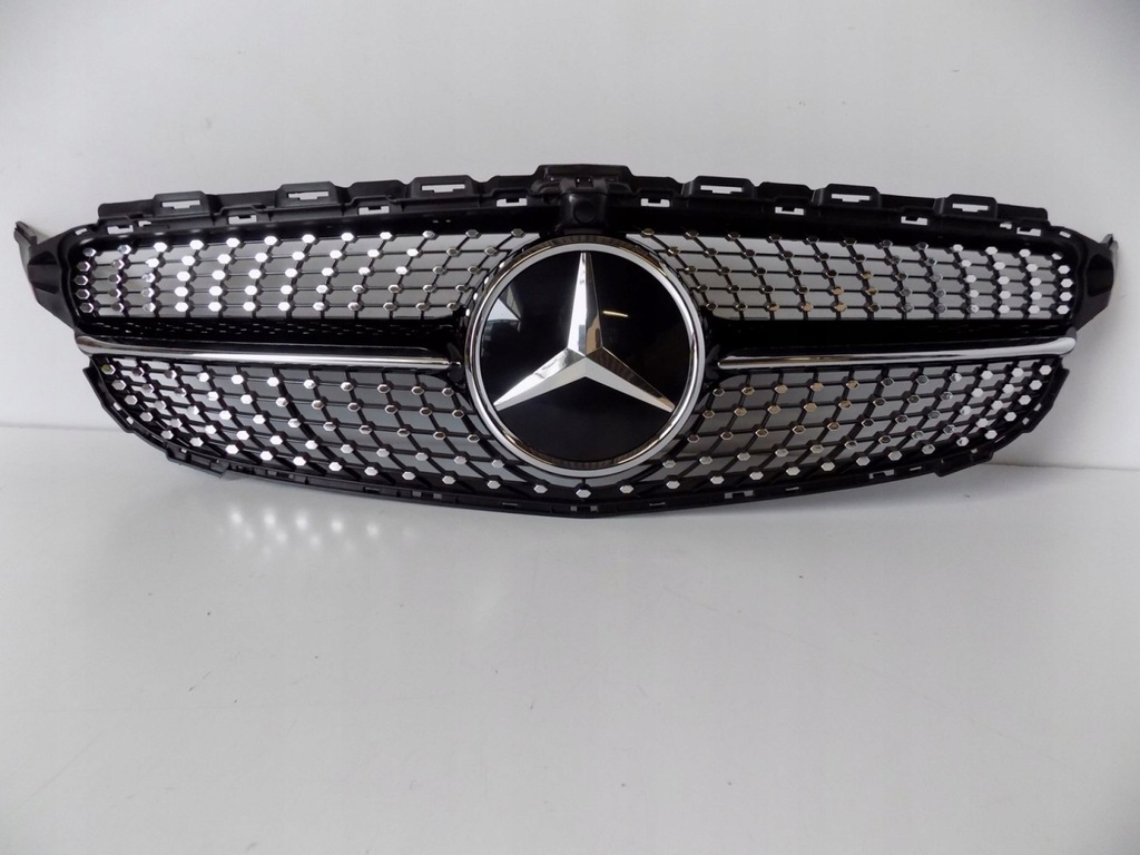 W205 решетка радиатора. Решетка радиатора мерседес w205. Решетка мерседес w205. Решетка радиатора мерседес w205 в стиле amg. Решетка радиатора w205.