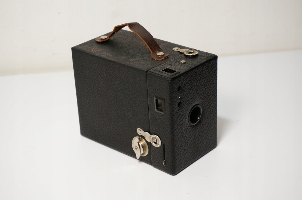 Analogowy Aparat Skrzynkowy Kodak Brownie 2A