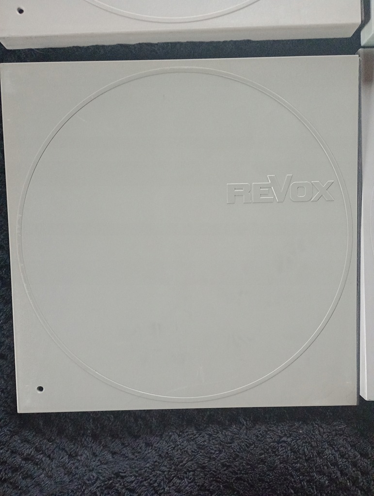 Pudełko Revox plastikowe