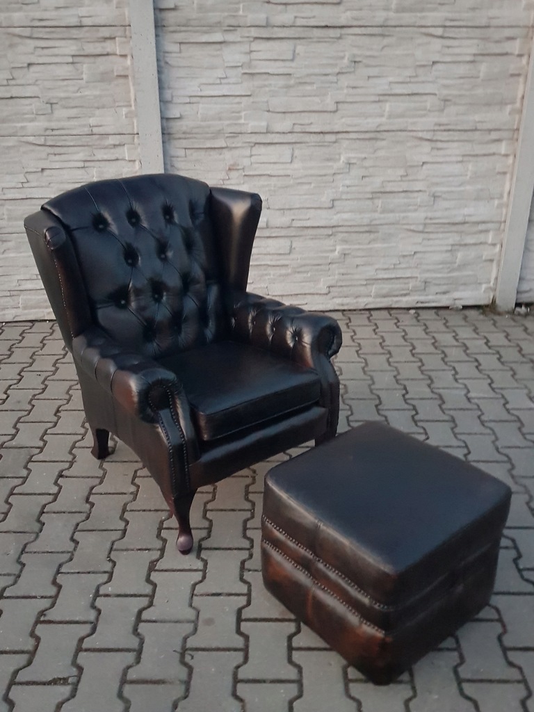 ELEGANCKI FOTEL CHESTERFIELD Z PODNOZKIEM.