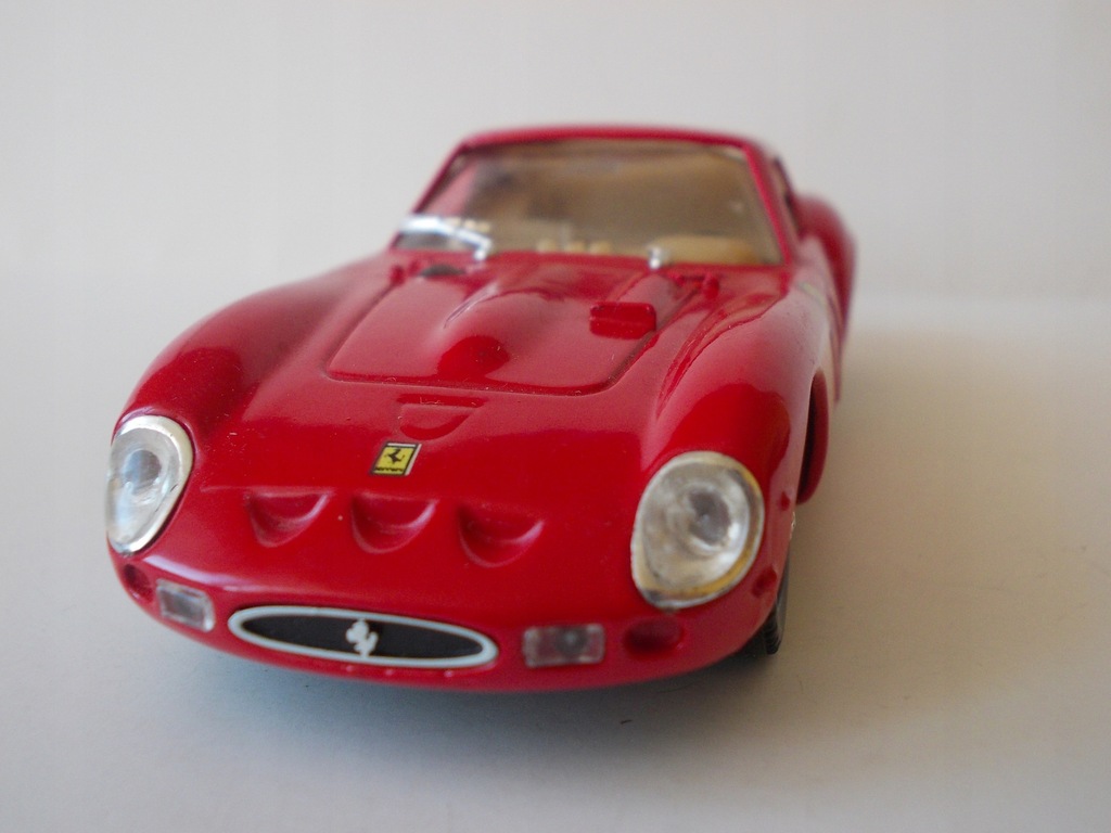 Купить FERRARI 250 GTO 1963 - СОЛИДО 1:43: отзывы, фото, характеристики в интерне-магазине Aredi.ru