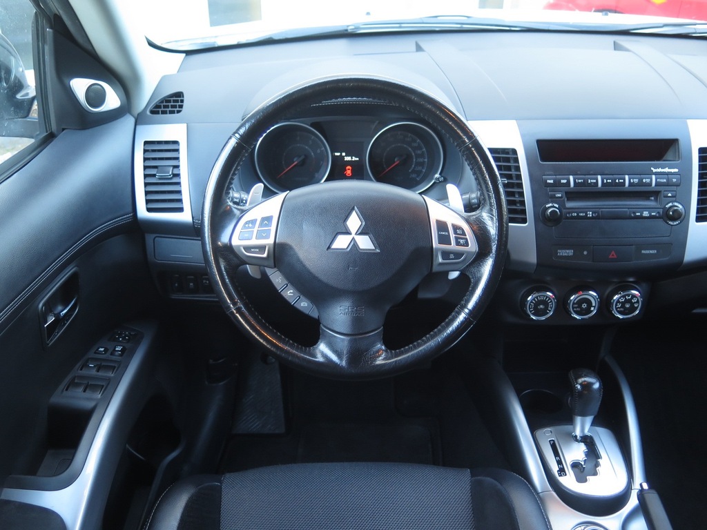 Купить Mitsubishi Outlander 2.4, Салон Польша: отзывы, фото, характеристики в интерне-магазине Aredi.ru