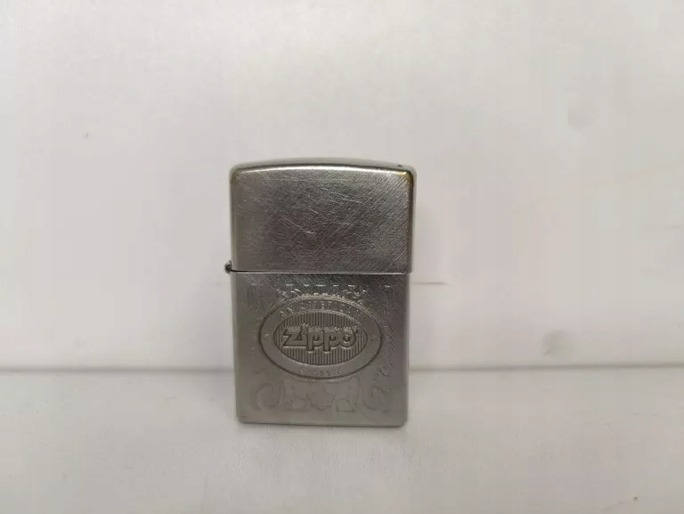 ZAPALANICZKA ZIPPO AN AMERICAN CLASSIC 81072