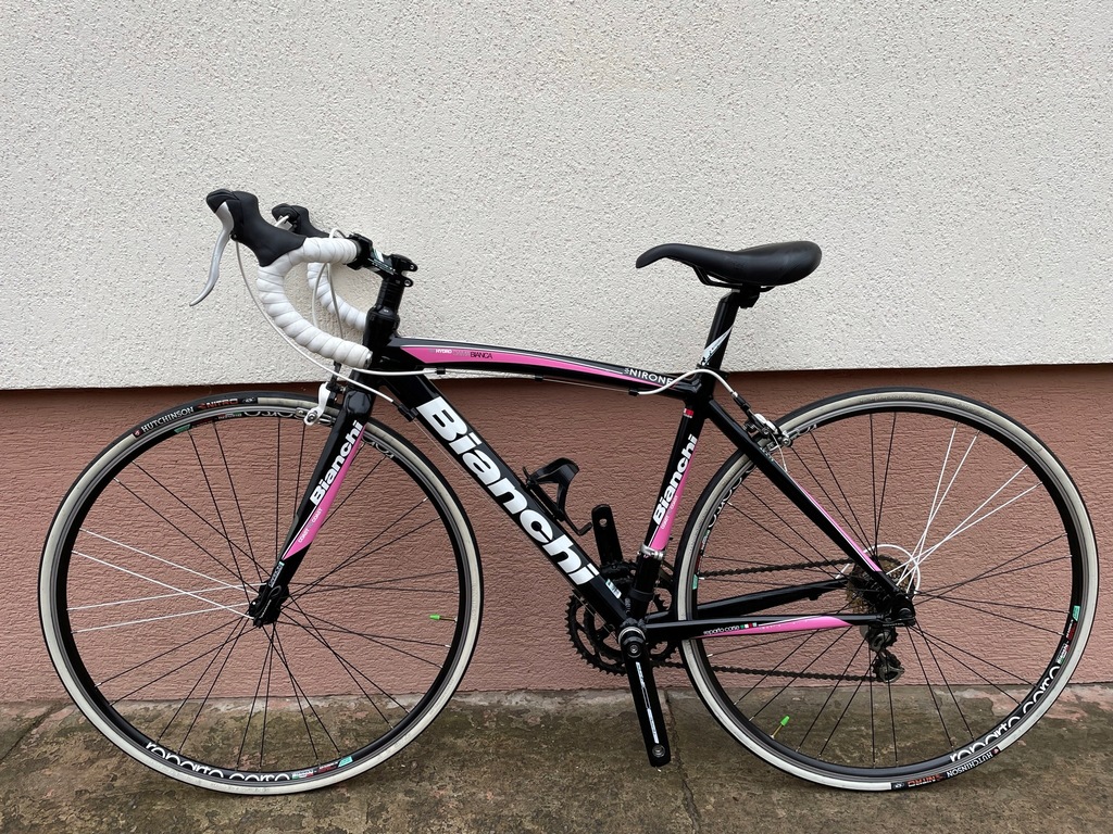 Rower szosowy Bianchi Via Nirone pink, Shimano Sora