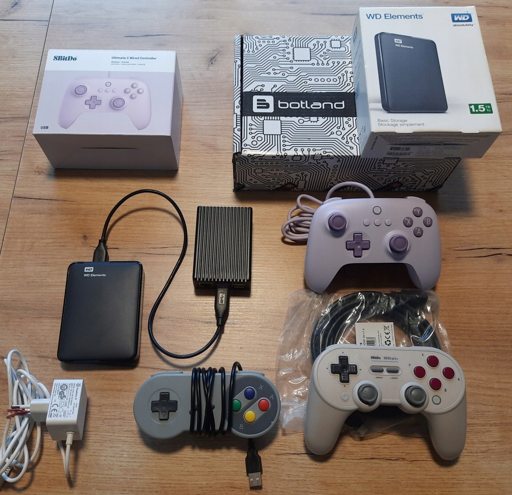 Raspberry pi 5 8gb dysk 2tb Batocera konsola gamecube psx 8bitdo pad