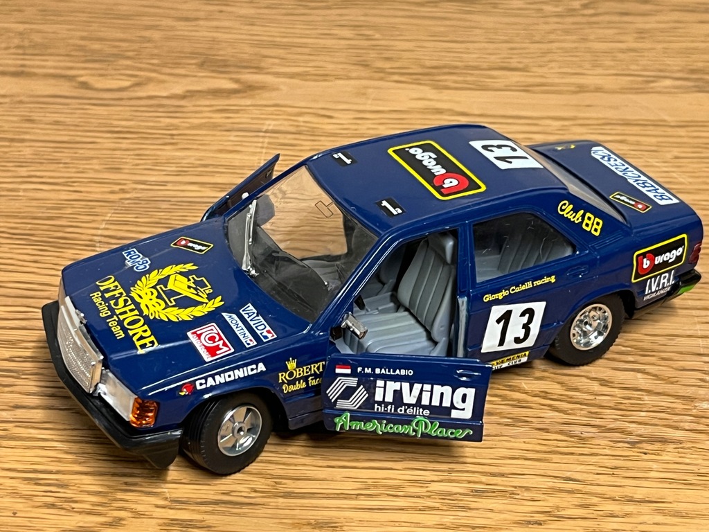 BURAGO Mercedes 190 E skala 1:25