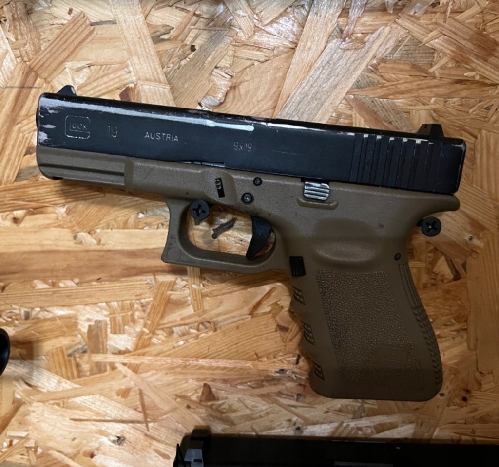 Replika pistoletu Glock 19 stark arms airsoft gbb