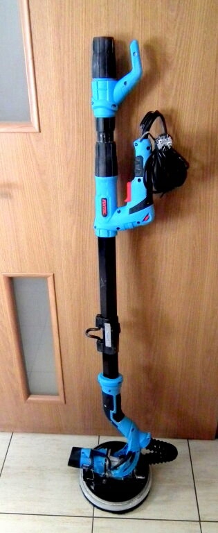 GRATAE リフティングセット MAR-POL M22568 Zestaw szlifierski 105 elementów DREMEL