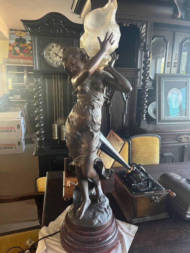 Lampa Figura Nimfa z pochodnią Auguste Moreau ANTYKI Domański