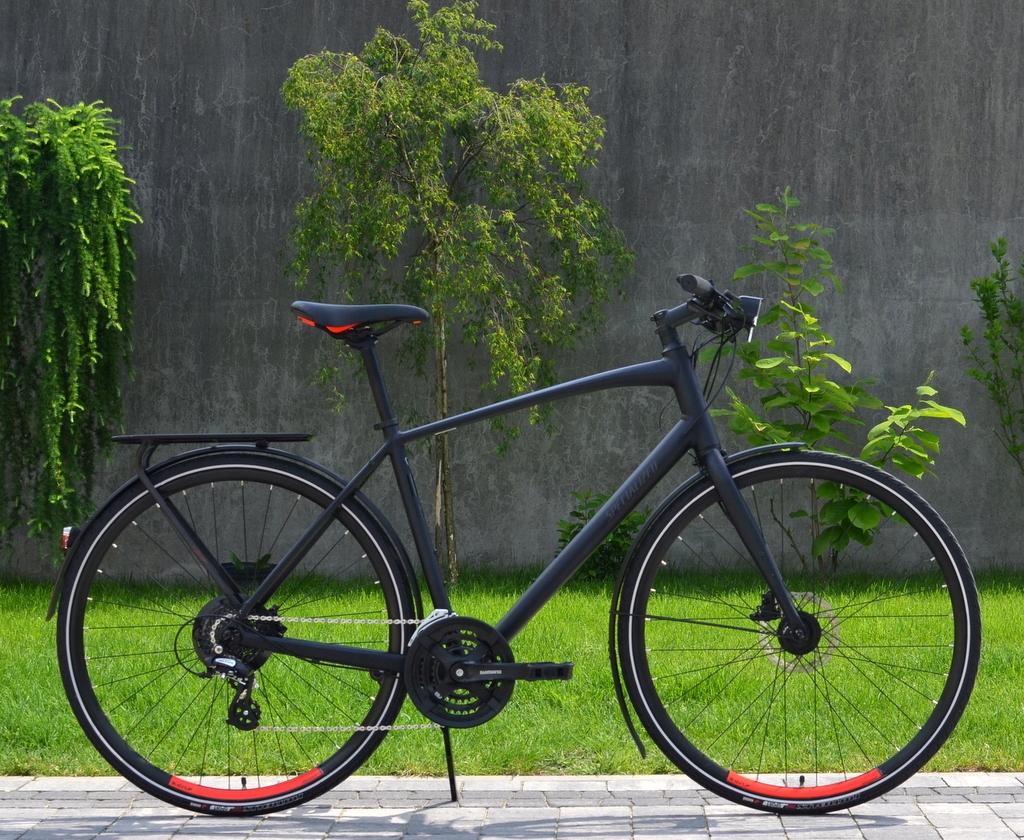 specialized sirrus black top