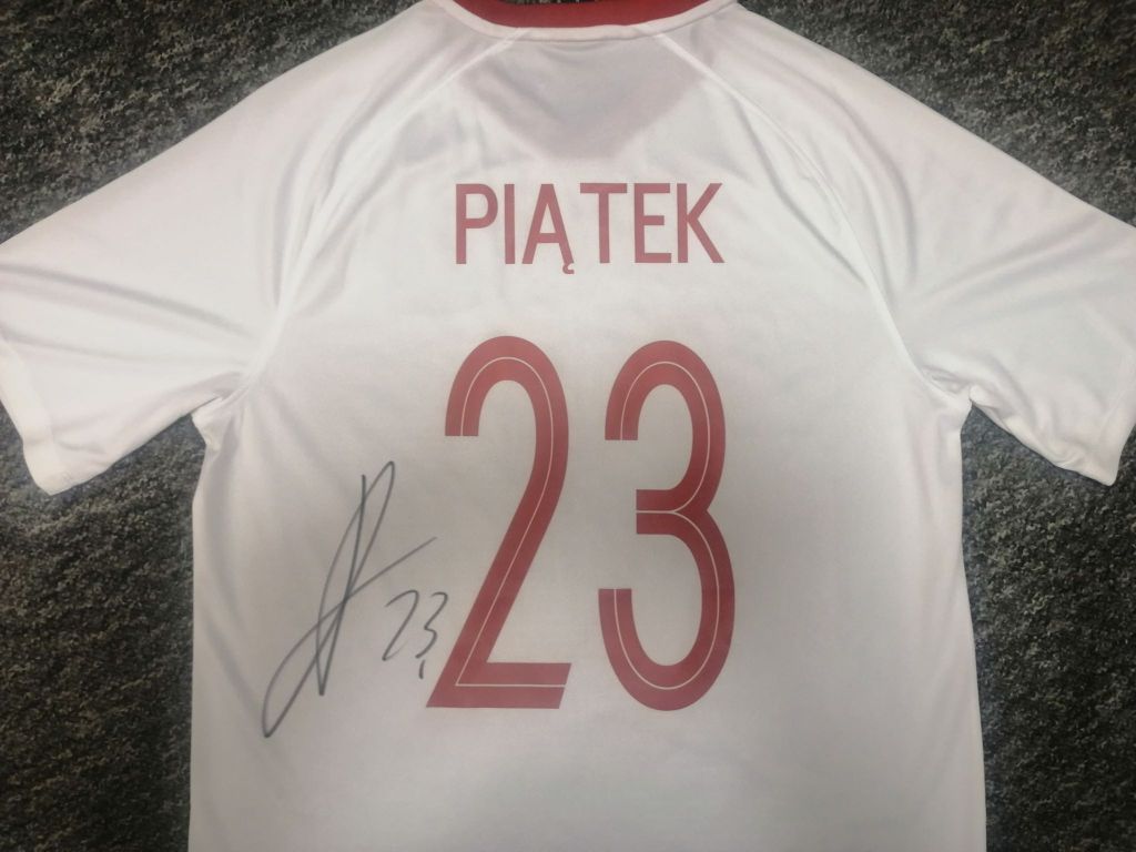 Koszulka reprezentacji Polski z autografem Piątka