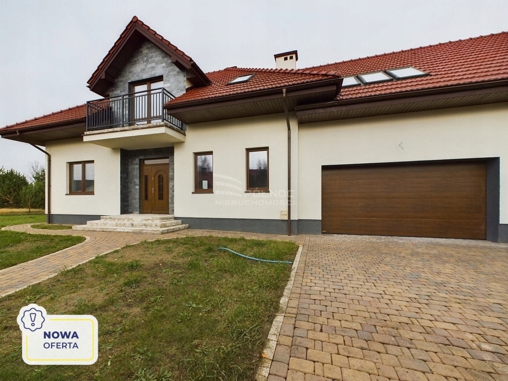 Dom, Dąbrówka, Dąbrówka (gm.), 262 m²