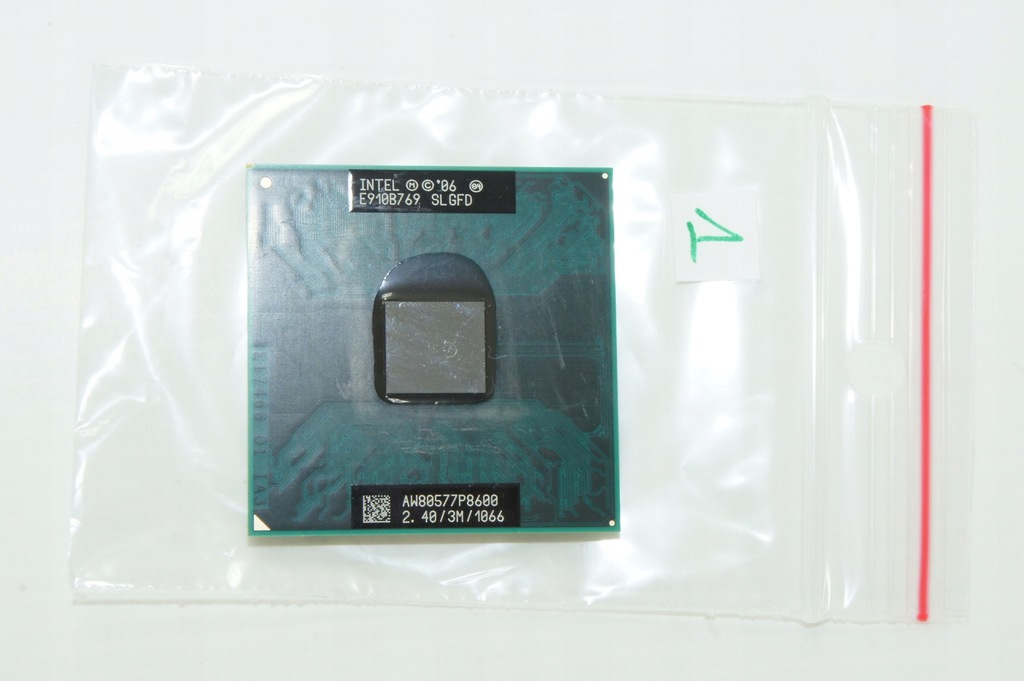 Procesor Intel Core 2 Duo P8600 2,4 GHz SLGFD (1)