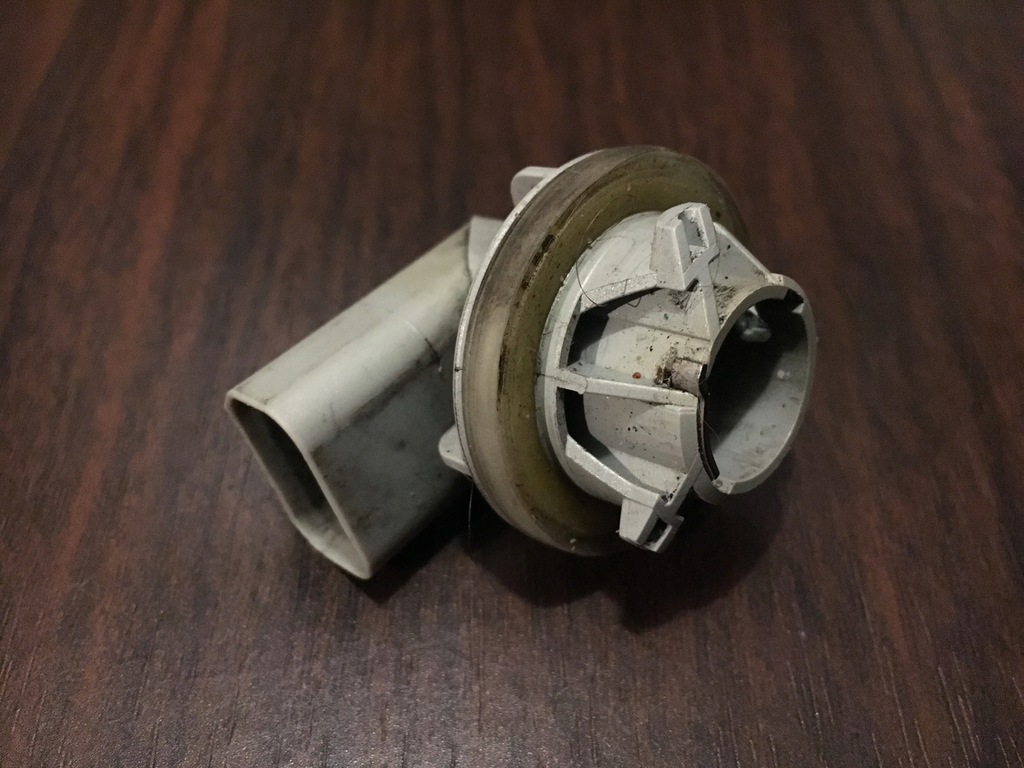 патрон стоп сигнала фф2. 1490626 ford патрон лампы. задний патрон фокус 2 хэтчбек. патрон в фонарь заднего хода форд фокус 2. патрон лампы mk2 фокус.