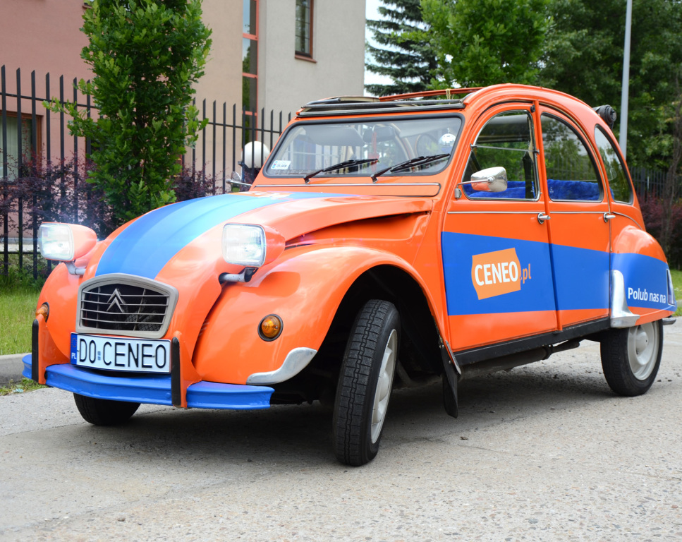 Unikalny Citroen 2CV w barwach Ceneo.pl!