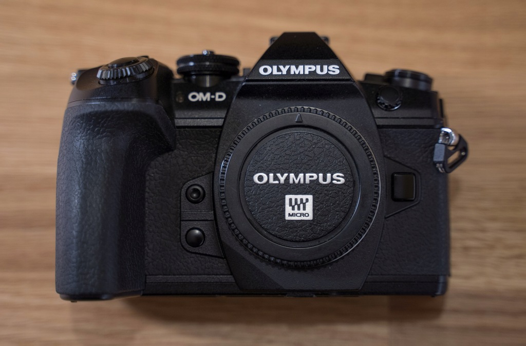 Olympus OM-D E-M1 Mark II czarny Body + 2 baterie