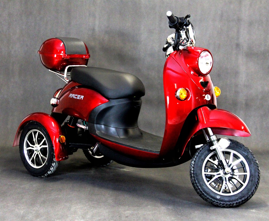 Электроскутер Honda трехколесный