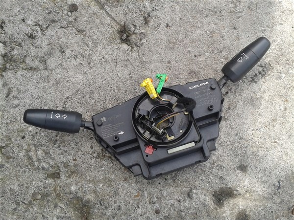 PRZEŁĄCZNIK ZESPOLONY OPEL CORSA D 3D 13142283