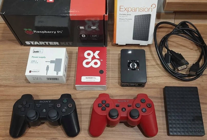 Raspberry pi 4 4gb dysk 2TB retropie 2 pady sony
