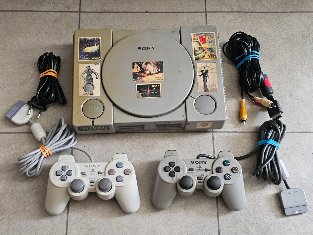 KONSOLA PLAYSTATION 1 PSX + 2 PADY + PRZEWODY