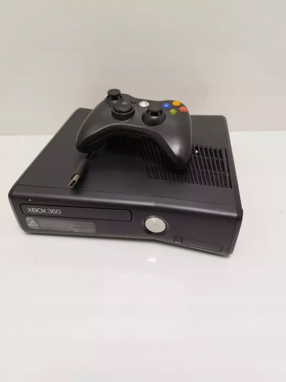 KONSOLA XBOX 360