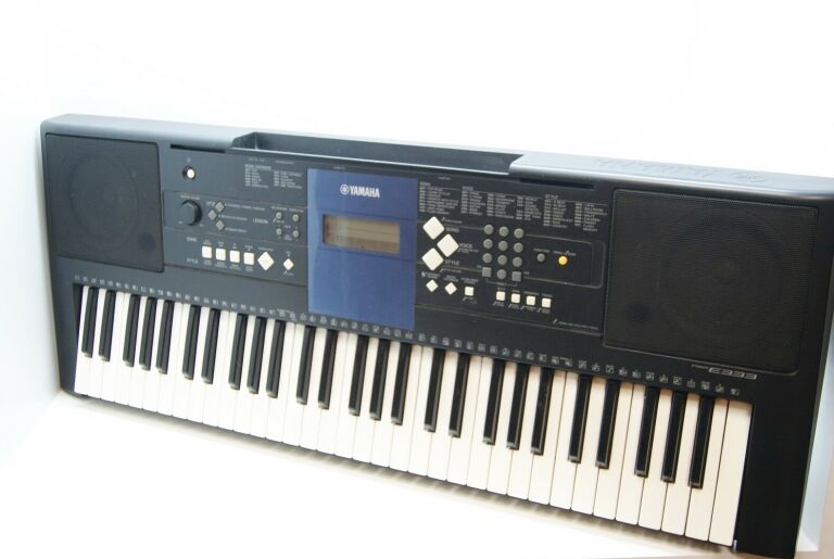 KEYBOARD YAMAHA PSR-E333 + STOJAK