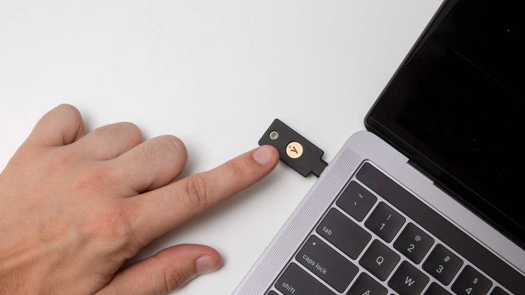 Купить Yubikey 5 NFC U2F FIDO Ключ шифрования Yubico: отзывы, фото, характеристики в интерне-магазине Aredi.ru