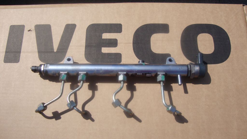 топливная рампа iveco daily 3(. датчики рампы топливной на ивеко 3. рампа топлива ивеко дейли. топливная рампа ивеко дейли 3. 0445214107 топливная рампа.