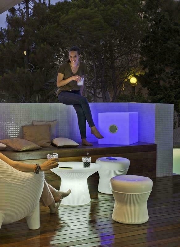 NEW GARDEN stolik CAPRI 40 SOLAR & BATTERY bia - idealny do ogrodu