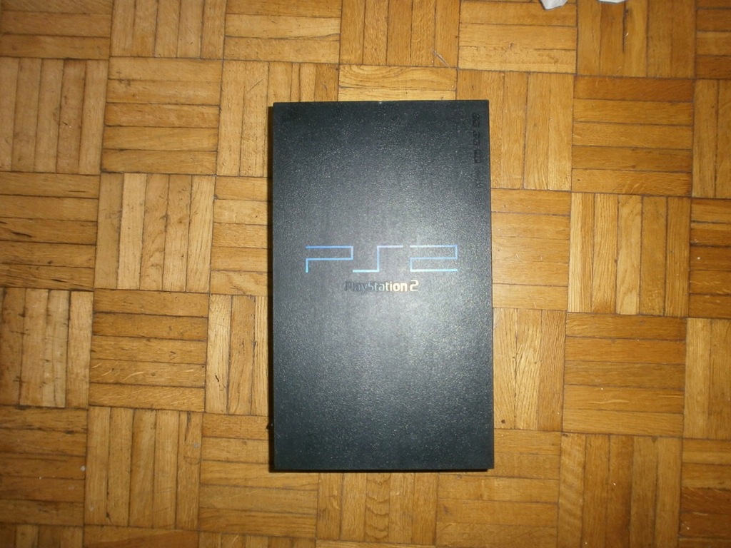 PS 2 konsola