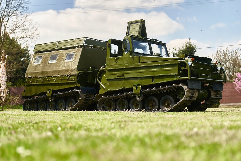 AMFIBIA VOLVO BV 202 NF1 BANDVAGN MILITARY MONKEYS