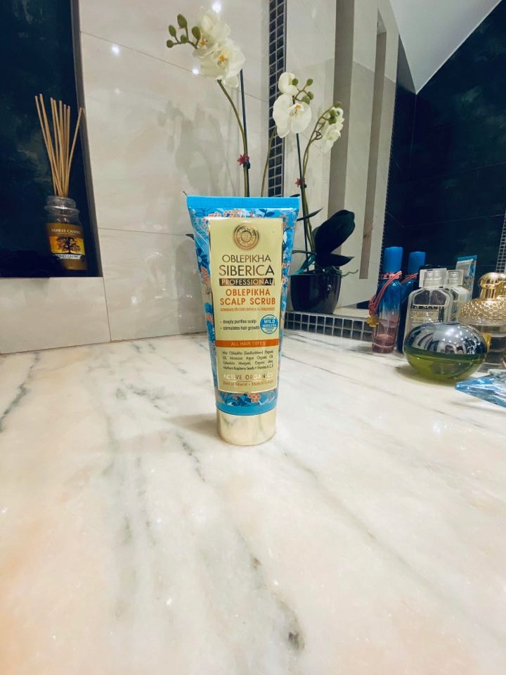 Natura Siberica Professional Myjący scrub do głowy