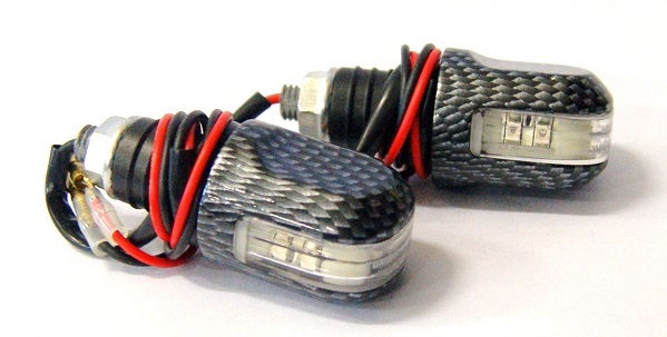 KIERUNKOWSKAZY W KIEROWNICĘ METAL CARBON SMD LED